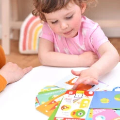 Peek-a-Boo Riddles | Banana Panda(Peek A Boo Riddles Banana Panda) -Curious Bear Toys 9788365773418 LS2