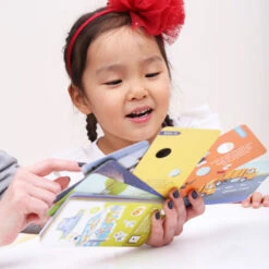 Peek-a-Boo Riddles | Banana Panda(Peek A Boo Riddles Banana Panda) -Curious Bear Toys 9788365773425 LS2