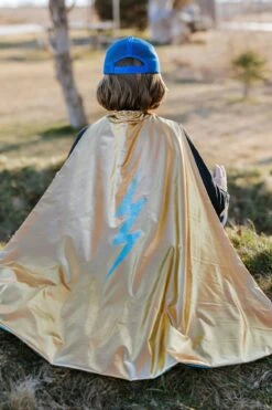 Blue Lightning Holographic Cape | Great Pretenders(Blue Lightning Holographic Cape) 4 Blue Lightning Holographic Cape | Great Pretenders(Blue Lightning Holographic Cape) -Curious Bear Toys GreatPretendersReversibleBlueLightningHolographicCape 3 9615c668 c14d 430a a932 b550a69ab1c4