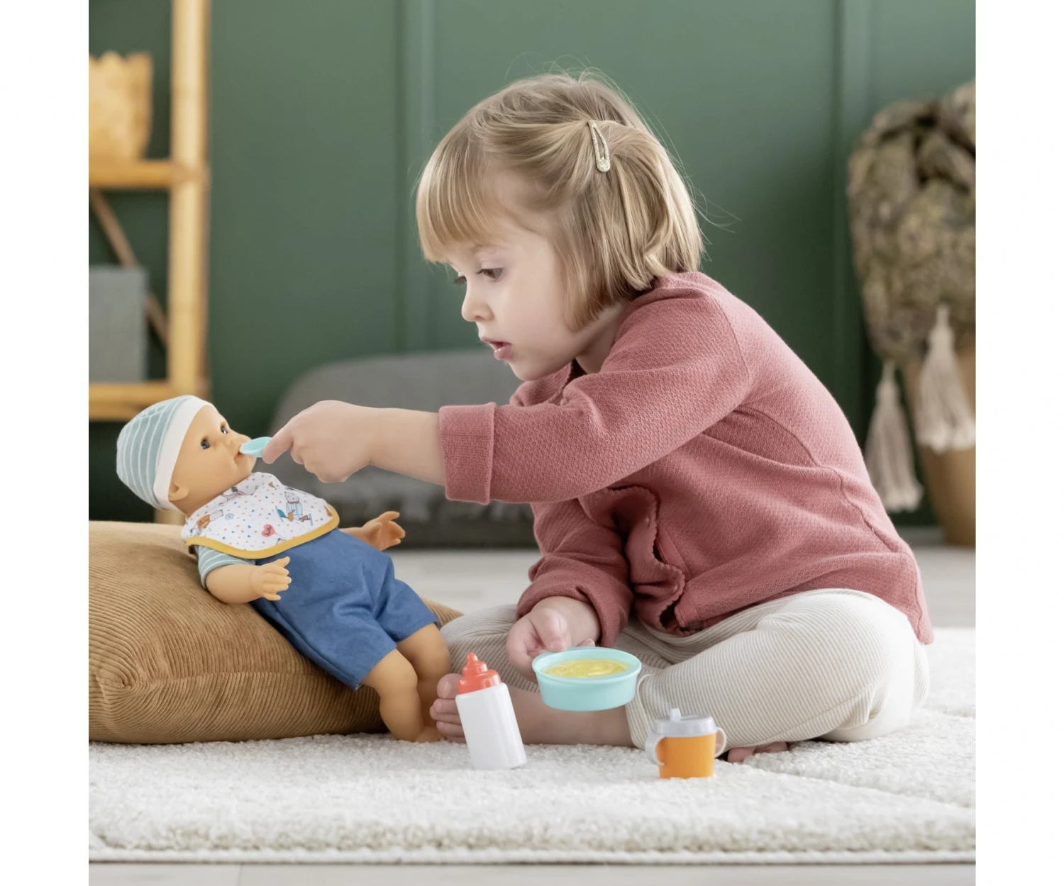 BB12" Mealtime Set | Corolle(Bb12 mealtime set) BB12" Mealtime Set | Corolle(Bb12 Mealtime Set) -Curious Bear Toys cor mpp 12 small mealtime set 9000110760 en 02