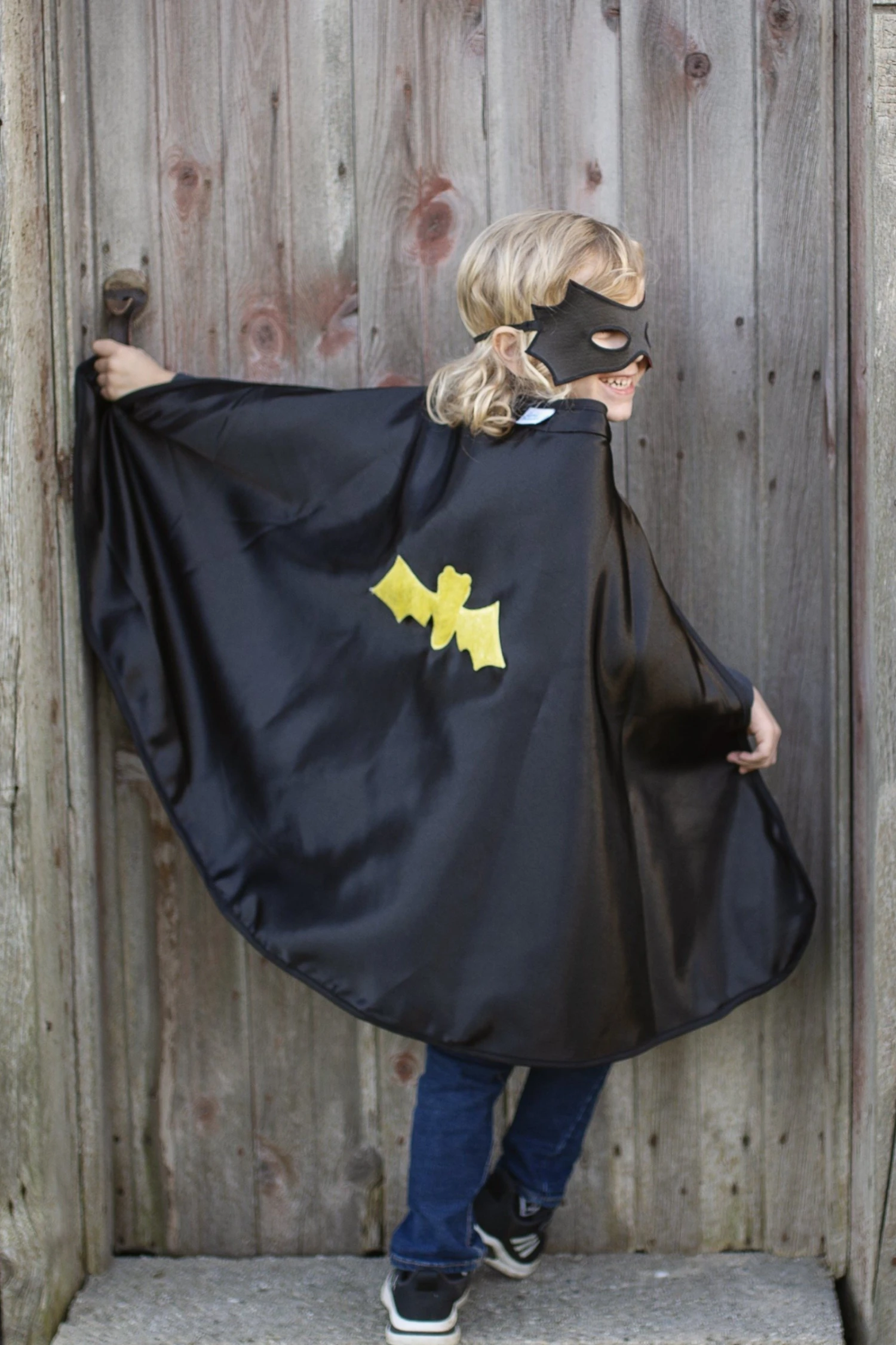 Reversible Spider/Bat Cape | Great Pretenders(Reversible unicorn dragon cape 1) Reversible Spider/Bat Cape | Great Pretenders(Reversible Unicorn Dragon Cape 1) -Curious Bear Toys spiderbatcape3